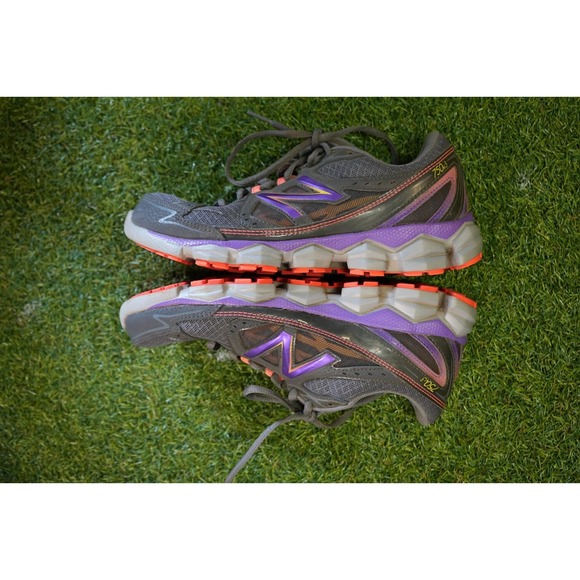 New Balance 750V3 W750GP3 Womens US 7 B Trail Running Shoes Gray Purple Sneakers - Picture 4 of 7